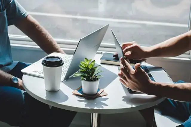 SEO-konsultti B2B markkinoinnin tueksi on hyvä ja kustannustehokas valinta.