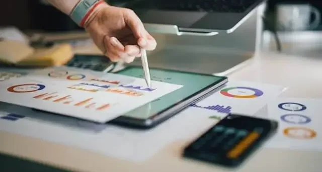 SEO- ja GEO-konsultointi perustuu hakunäkyvyyden, liikenteen ja yhteydenottojen mittaamiseen